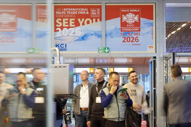 565 Unternehmen aus 36 Ländern zeigen technologische Innovationen aus den Bereichen Industriearmaturen und Zubehör auf rund 15.680 Quadratmetern in den Messehallen 1 und 3.
Die Internationale Leitmesse VALVE WORLD EXPO wird neben einer internationalen Konferenz von vielen Messe-Highlights wie digitalen ecoMetals und High Potential Trails, Valve Stars Awards und einem spannenden Valve World Expo Forumsprogramm begleitet.
565 exhibitors from 36 countries will show technological innovations from the fields of industrial valves and accessories on around 15,680 square metres in exhibition halls 1 and 3.
In addition to an international conference, the leading international trade fair VALVE WORLD EXPO will be accompanied by many trade fair highlights such as digital ecoMetals and high Potential Trails, Valve Stars Awards and an exclusive programme at the Valve World Expo Forum stage.