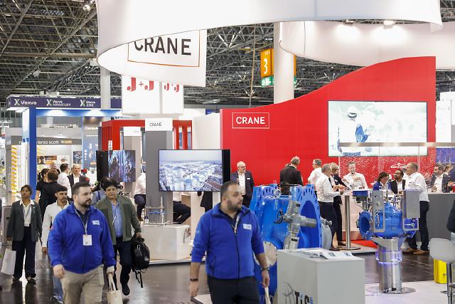 565 Unternehmen aus 36 Ländern zeigen technologische Innovationen aus den Bereichen Industriearmaturen und Zubehör auf rund 15.680 Quadratmetern in den Messehallen 1 und 3.
Die Internationale Leitmesse VALVE WORLD EXPO wird neben einer internationalen Konferenz von vielen Messe-Highlights wie digitalen ecoMetals und High Potential Trails, Valve Stars Awards und einem spannenden Valve World Expo Forumsprogramm begleitet.
565 exhibitors from 36 countries will show technological innovations from the fields of industrial valves and accessories on around 15,680 square metres in exhibition halls 1 and 3.
In addition to an international conference, the leading international trade fair VALVE WORLD EXPO will be accompanied by many trade fair highlights such as digital ecoMetals and high Potential Trails, Valve Stars Awards and an exclusive programme at the Valve World Expo Forum stage.
